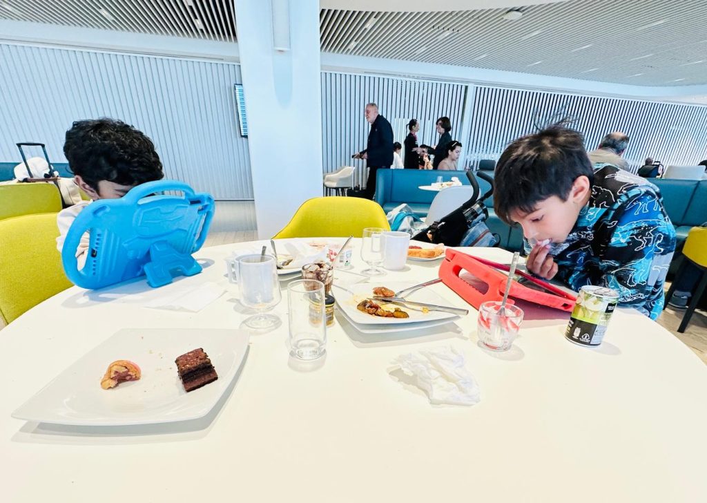 Lounge at Zurich for business class flight from pints transfered from travel card best for family